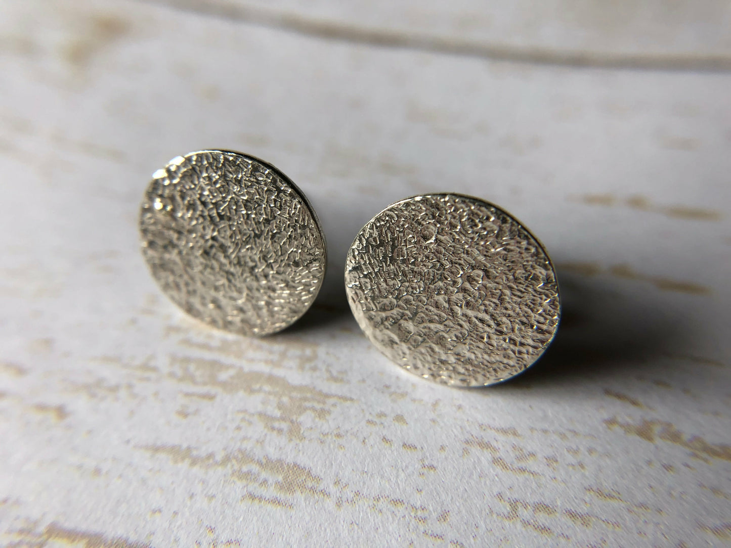 textured-halo-studs